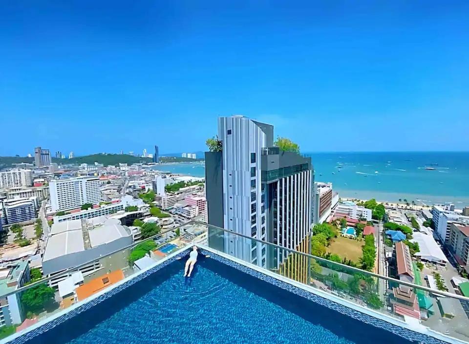 Great Location With Infinity Pool - Central Pattaya Apartment Luaran gambar